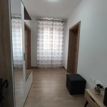 Apartma Ana アパート コペル